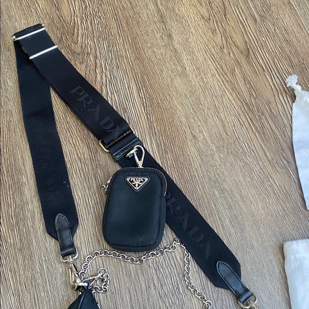 Black Prada Re-Edition 2005 Shoulder Bag - Picture 7 of 16